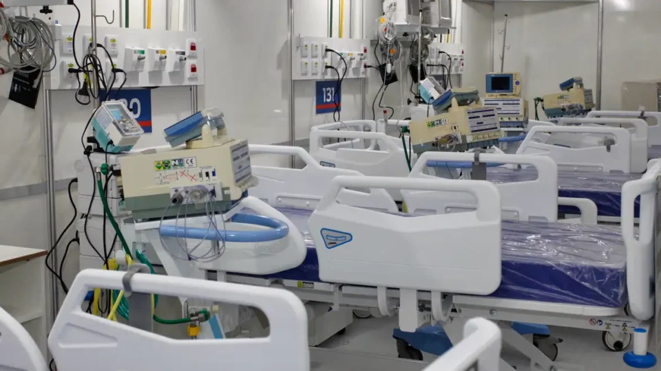 GDF: Ibaneis anuncia a contratação de mais médicos para a rede pública