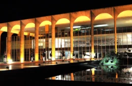 Governo brasileiro manifesta pesar por avião que colidiu na Coreia do Sul