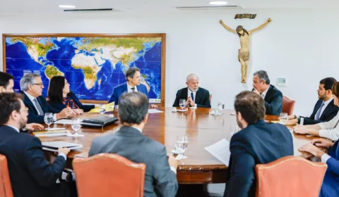 Após adiar viagem, Lula marca reunião ministerial para falar do RS