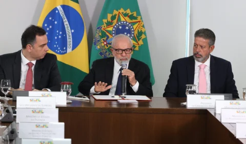 Lula anuncia decreto para agilizar repasse de verbas para o RS