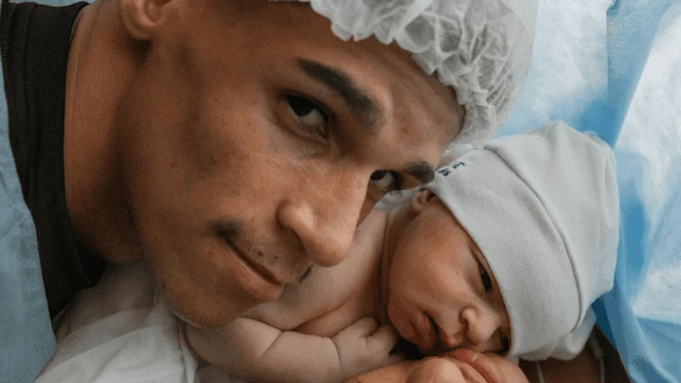 Luva de Pedreiro vai ser pai? Fala aponta 2º filho: ‘Messi vindo aí’