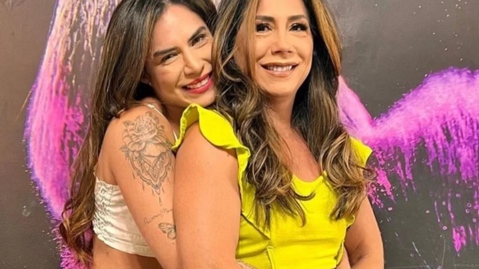 Vídeo da mãe de Djidja drogada viraliza e imagens assustam