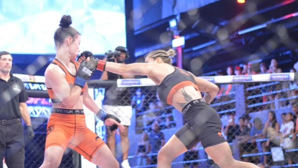 Amazonense assina com maior evento de MMA feminino do mundo