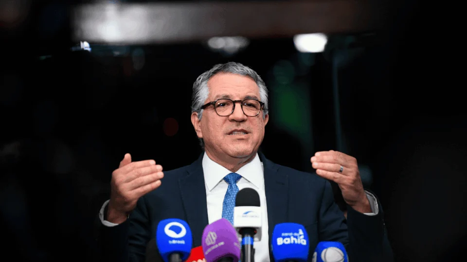 Padilha crê na manutenção de veto de Lula sobre “saidinhas”