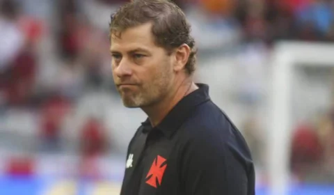 Vasco completa cinco jogos sem vencer