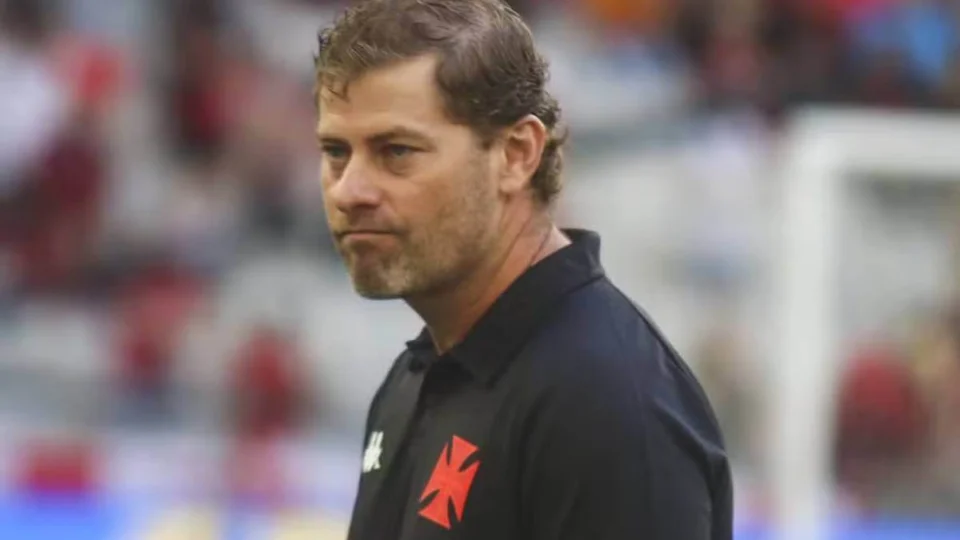 Vasco completa cinco jogos sem vencer