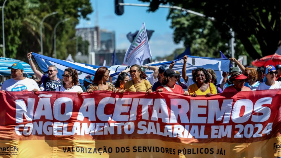 Vai à sanção rejuste de servidores federais