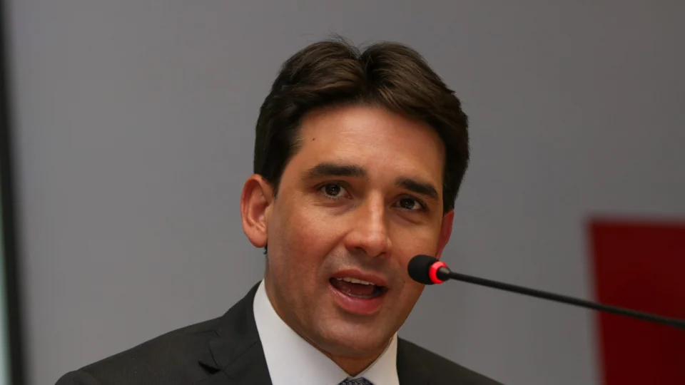 Ministro de Portos e Aeroportos anuncia malha aérea emergencial para o RS