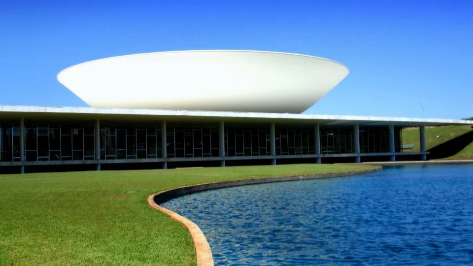 Projeto contra assassinato de docentes em escolas é aprovado na Câmara