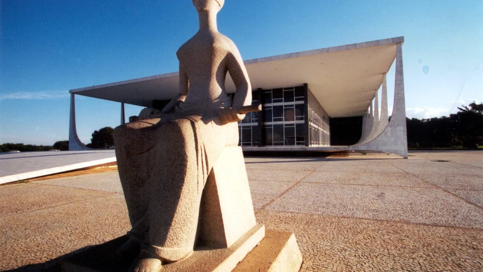 Descriminalização da maconha: STF retoma julgamento nesta terça-feira (25)