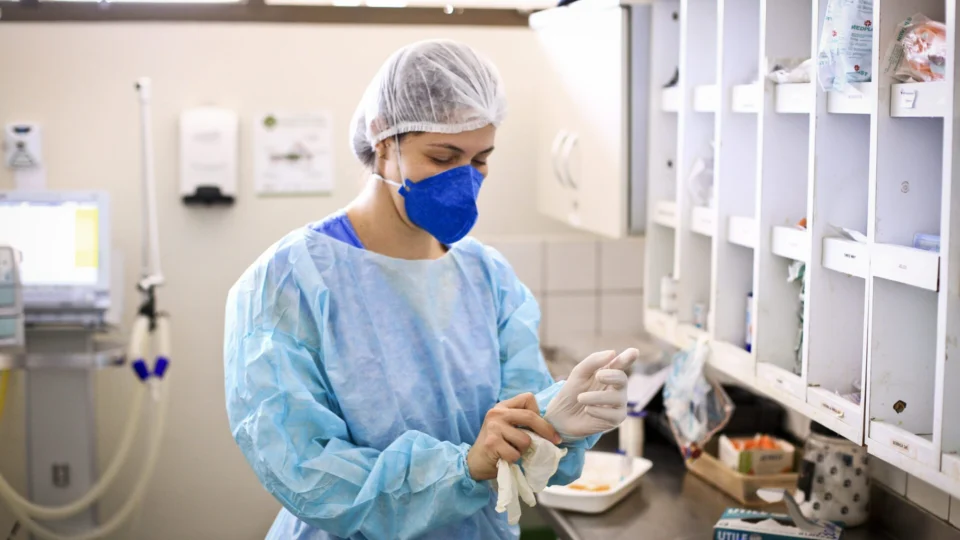 DF: Auxiliares de enfermagem iniciam greve após impasse com hospitais