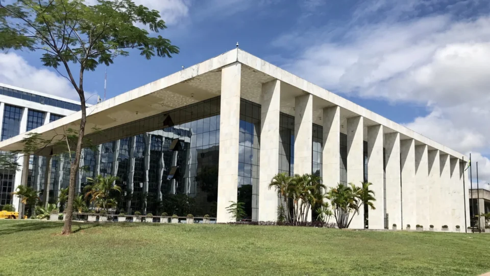 Greve dos profissionais da enfermagem; Justiça é contra e quis impedir