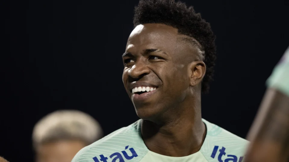 CLDF aprova política “Vinícius Júnior”  contra racismo nos estádios