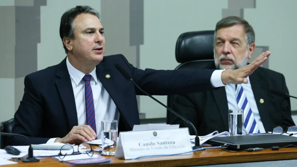 Ministro da Educação presta esclarecimentos em Comissão; Acompanhe