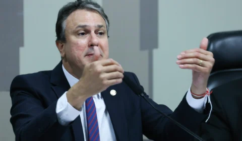 Ministro é cobrado por Lula e espera desfecho da greve nas universidades