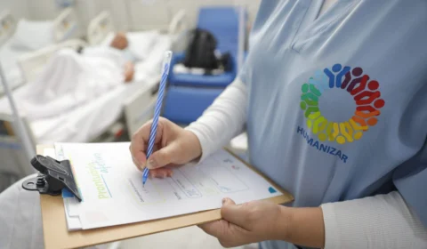 Técnicos de enfermagem adiam greve até quarta-feira (26)