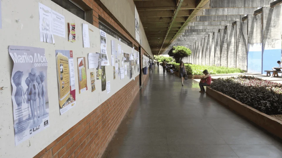 Com greve na UnB, reitora nega cancelamento de semestre