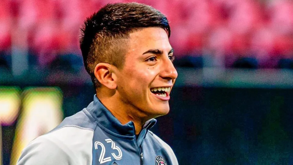 Botafogo fecha acordo para contratar jogador campeão do Mundo; veja