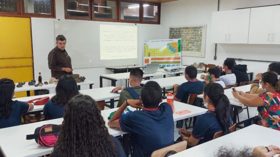 Centro de Estudos de Línguas da Ufam abre inscrições para cursos de idioma