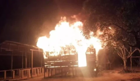 Criança indígena morre com 70% do corpo queimado em incêndio no AM