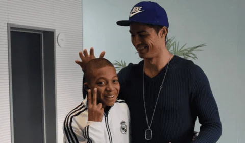 Comentário de Cristiano Ronaldo em post de Kylian Mbappé bate recorde; veja
