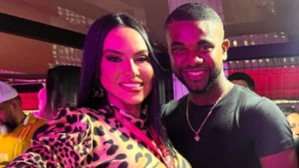 Davi Britto curte shows em Manaus ao lado da musa do Boi Garantido