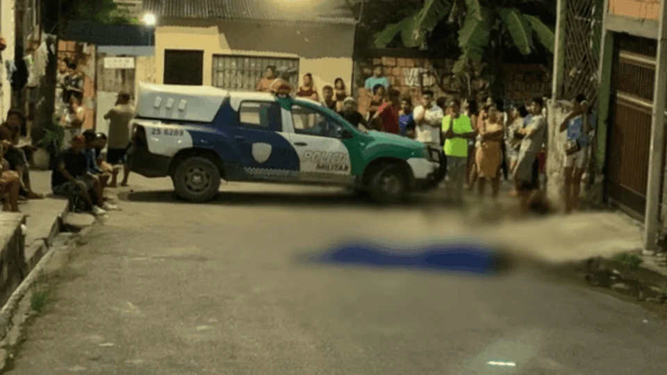 Dono de kitnets morre e inquilino fica ferido durante tiroteio em Manaus