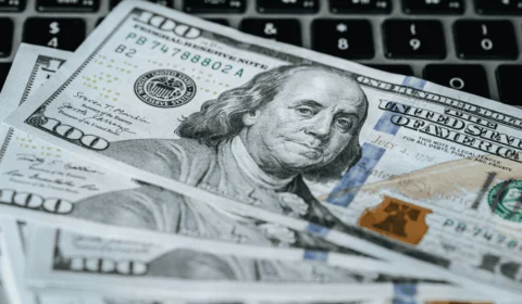 Dólar sobe para R$ 5,29 e atinge maior valor desde janeiro de 2023