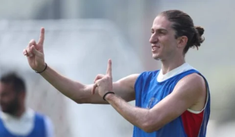 Flamengo anuncia Filipe Luís no time sub-20