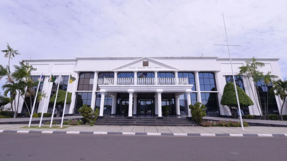 RR: Governo estadual paga salário e primeira parcela do décimo terceiro de servidores