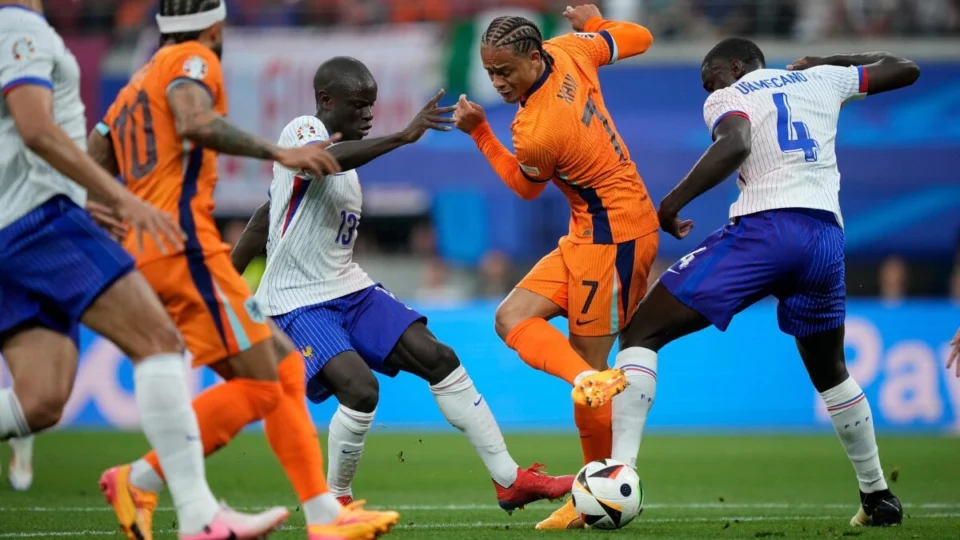 Eurocopa: Holanda e França empatam em partida sem gols