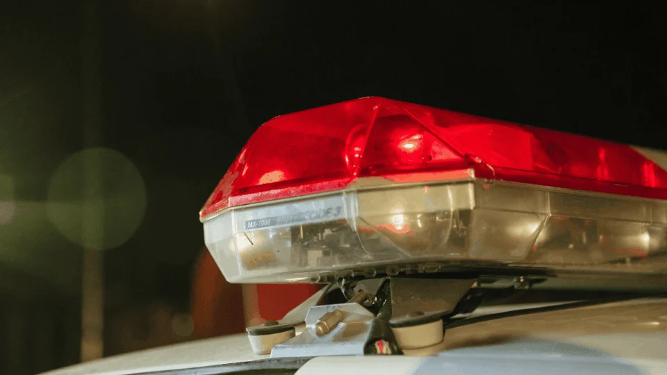 Jovem é vítima de espancamento por suposta dívida em Manaus