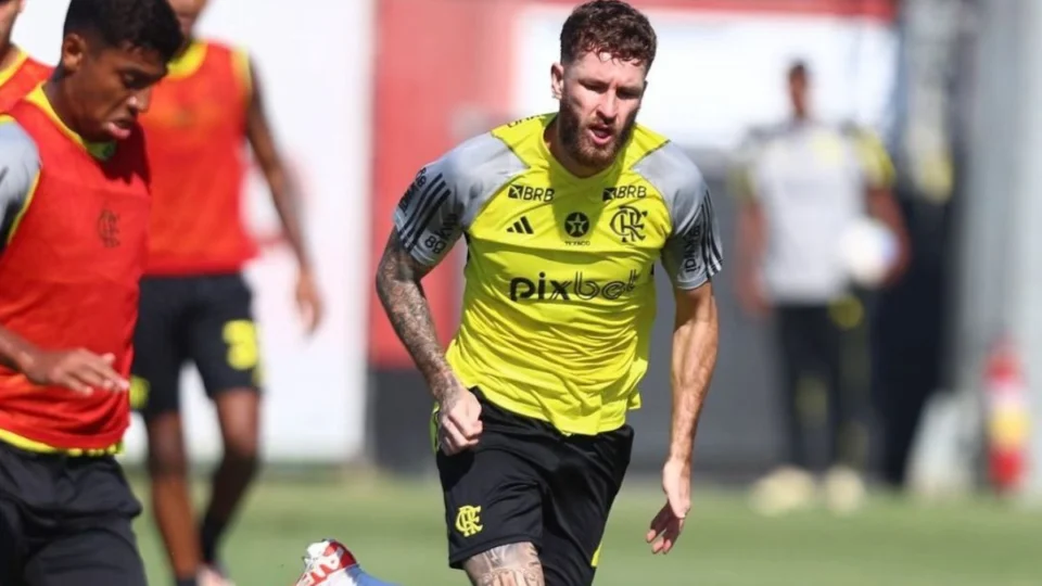 Léo Pereira na lateral? Léo Ortiz como volante? Entenda