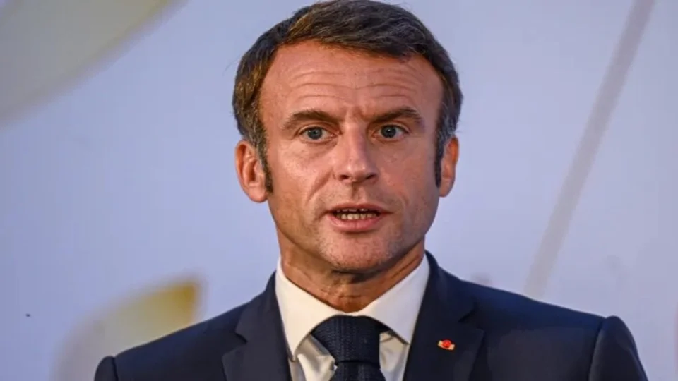 Macron dissolve parlamento e convoca novas eleições