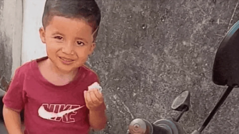Menino de 4 anos é encontrado morto em piscina após 2 dias desaparecido