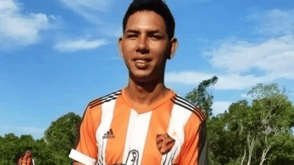 Motociclista que morreu ao colidir contra caminhão é identificado em Manaus