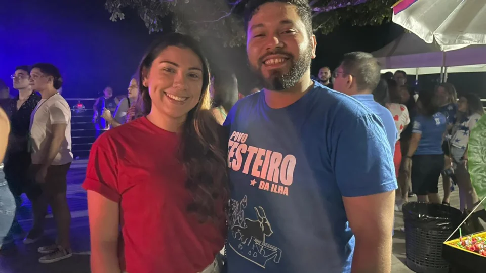 Casal que torce para bois contrários reafirma paixão no Norte Bumbás 2024