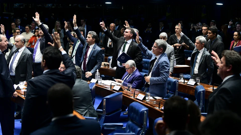 Taxa das blusinhas: Veja os senadores do Norte que votaram contra