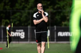Confira imagens do treino do Vasco nesta segunda-feira (10)
