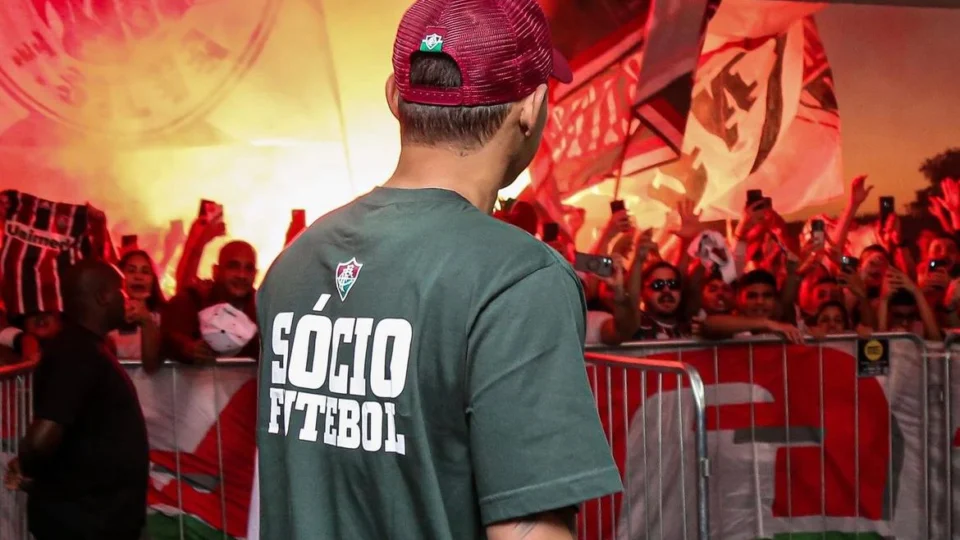 Fluminense: Thiago Silva desembarca no Rio de Janeiro