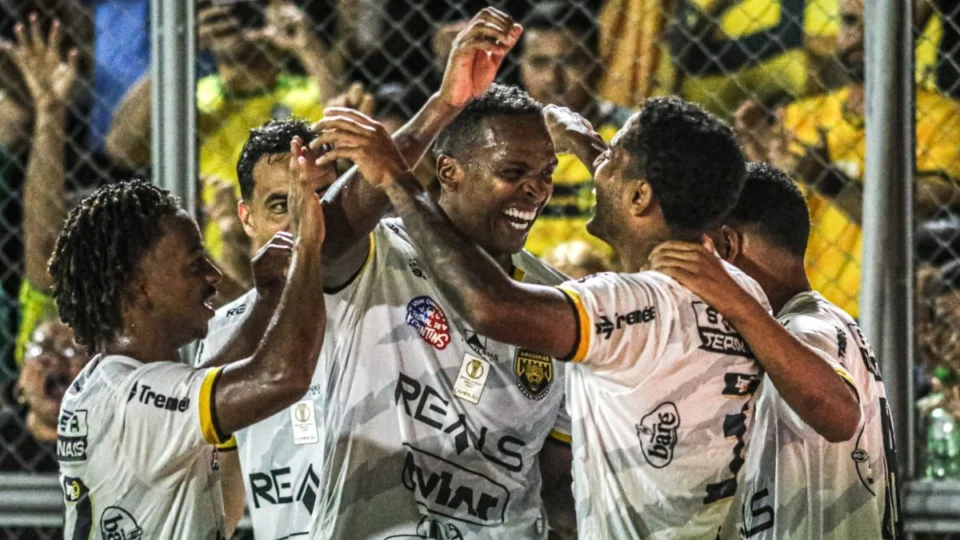 Série B: Amazonas ‘respira’ com vitória sobre o Coritiba