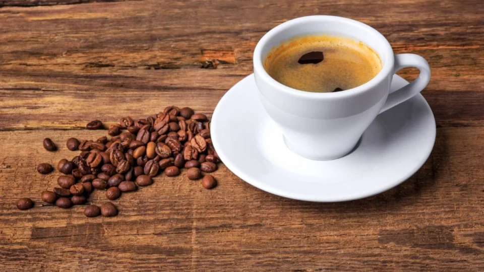 3 pessoas que não deveriam beber café em hipótese alguma