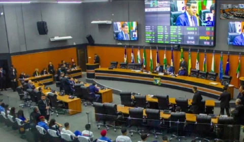 Deputados aprovam reestruturação de carreiras e 13º no mês do aniversário em sessão da ALE-RR