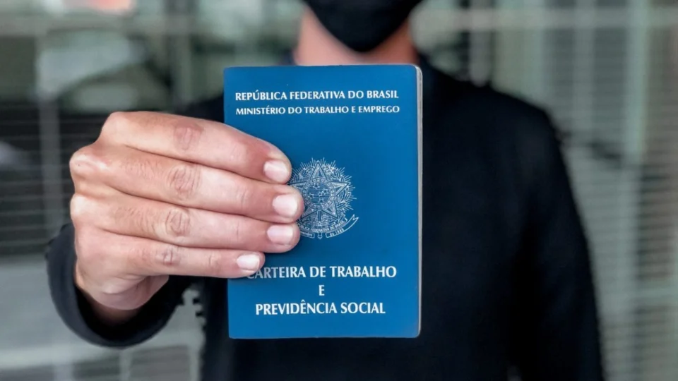 Setor de serviços impulsiona geração de empregos no Acre, revela Caged