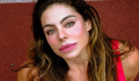 Daniella Cicarelli revela “cliques” de biquíni e recebe elogios