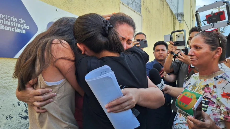 VÍDEO: Ex-funcionária de Djidja rebate acusações e explica ‘seita religiosa’