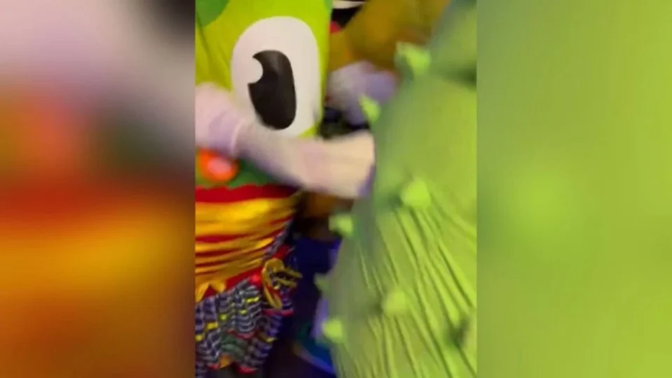 Duolingo se envolve em briga inusitada no São João de Caruaru e vídeo viraliza