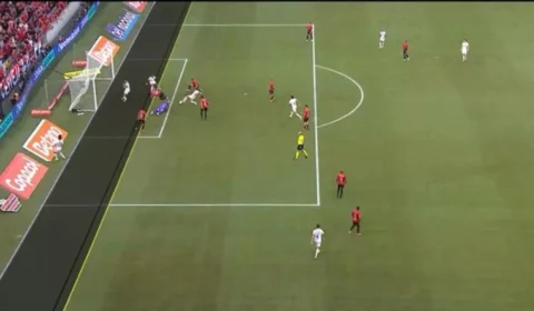 Veja o que disse o VAR no gol anulado do Flamengo