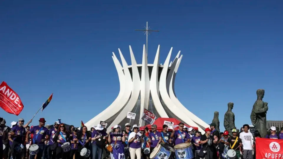 Afinal, qual o salário de um professor universitário?