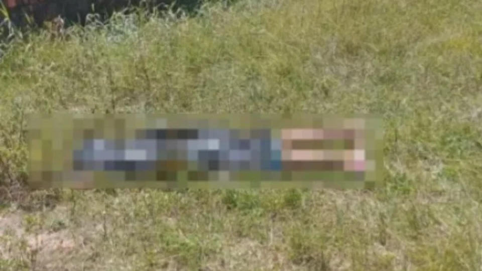 Homem é perseguido e morto em terreno baldio em Manaus